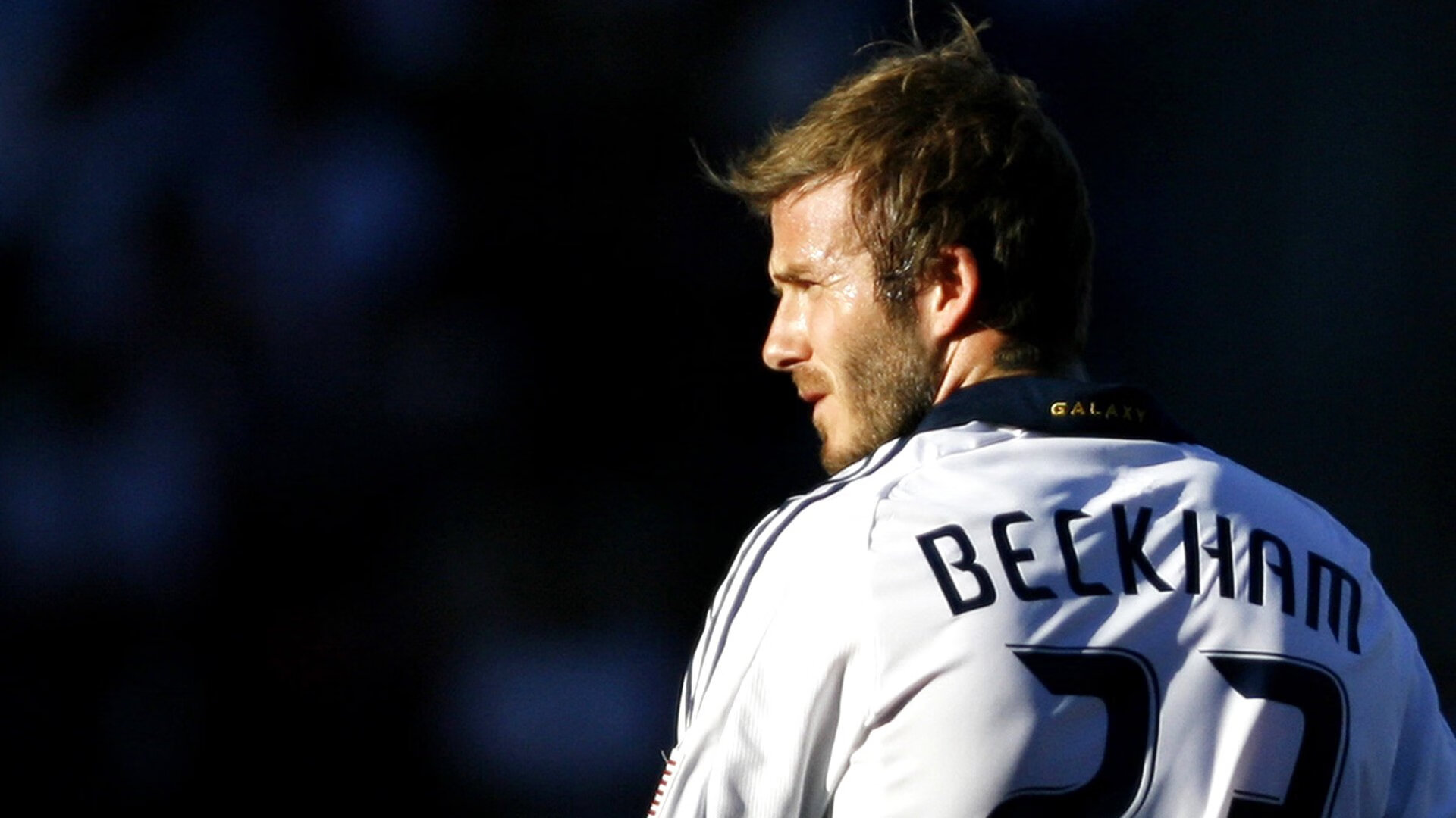 仰泳技术扎实波兰保持优势，仰泳视频教练讲解