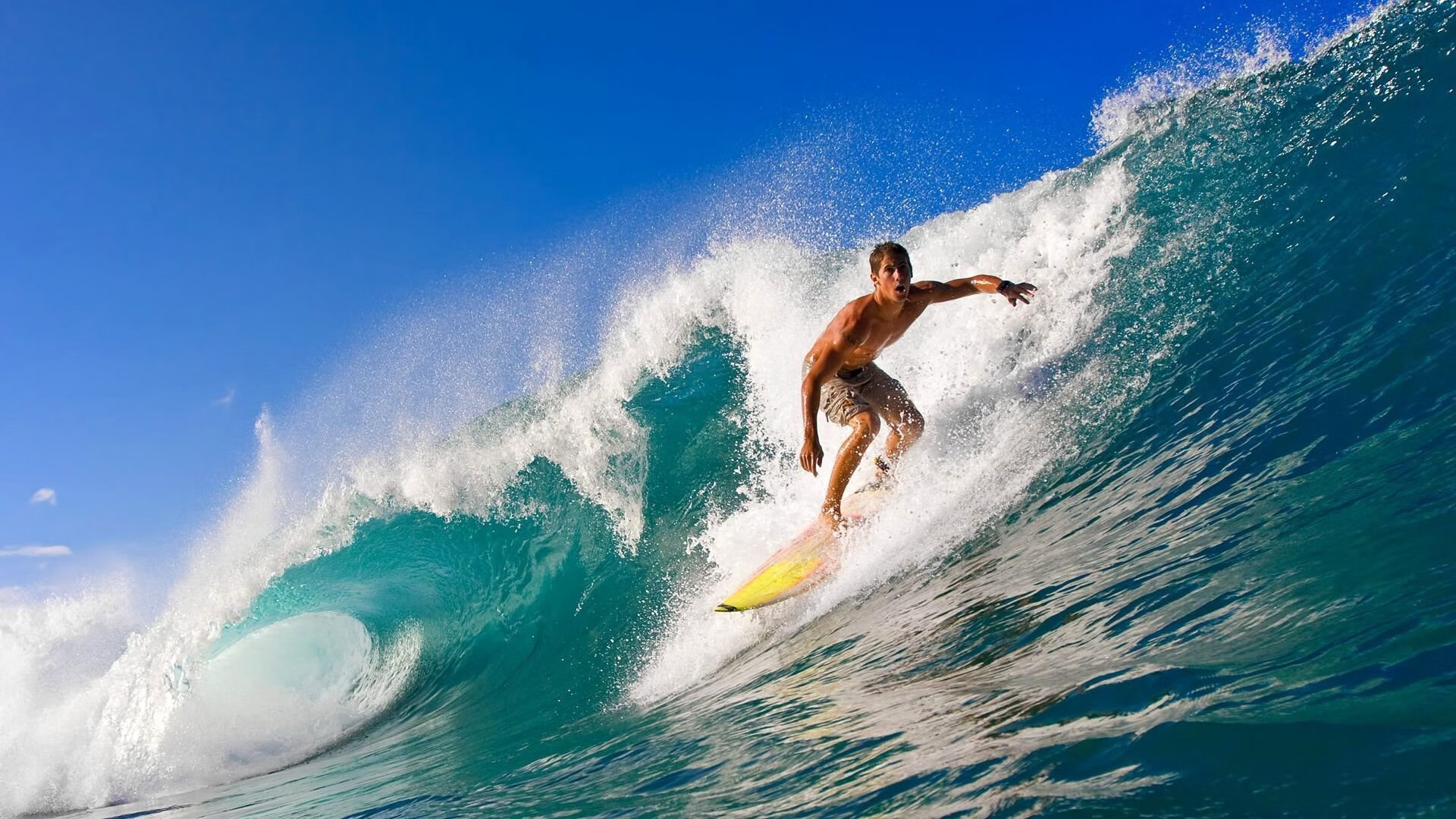 皮特·卡普尔强悍的突破和精准的传球,让袋鼠队的进攻充满威胁