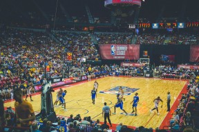 开云LOL-希腊男篮在欧洲锦标赛中再夺金牌，辉煌续写，希腊男蓝