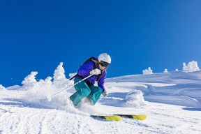 开云中国-东契奇三分线外连续命中带动独行侠反超，东契奇三分造犯规