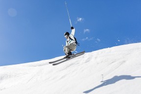 开云综合服务-体育科技企业与篮协合作打造智能监测训练系统，篮球体智能课程介绍