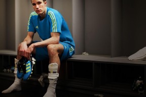 开云体育官方下载-“马科斯·莫奇的强力防守与战术执行力，帮助美洲狮队在全球赛场占得先机”