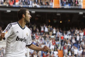 开云 官网 入口-张雨霏携队友全力冲击接力金牌，张雨霏接力赛夺金视频