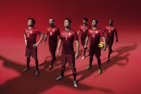 开云网站-卡特的传球、踢球与比赛控制力，使全黑队成为橄榄球巨头，卡特十佳球