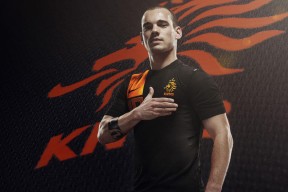 开云esport-“华金·托比利亚的全能防守与精准传球，成为阿根廷美洲狮队的核心力量”